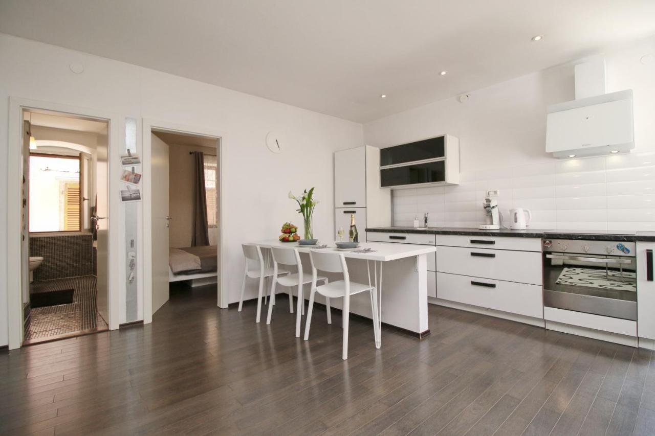 Carrera Corner Apartment Rovinj Eksteriør billede